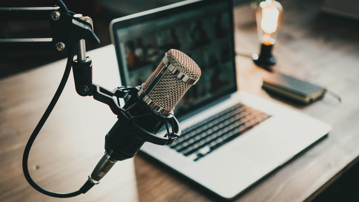 How To Make Money With A Podcast (9 Great Ideas!)